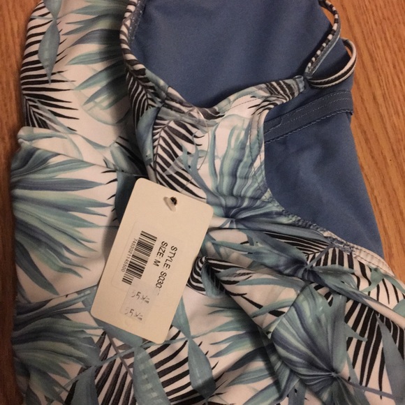 Swim Suit Knot Tie in Front - Picture 3 of 5